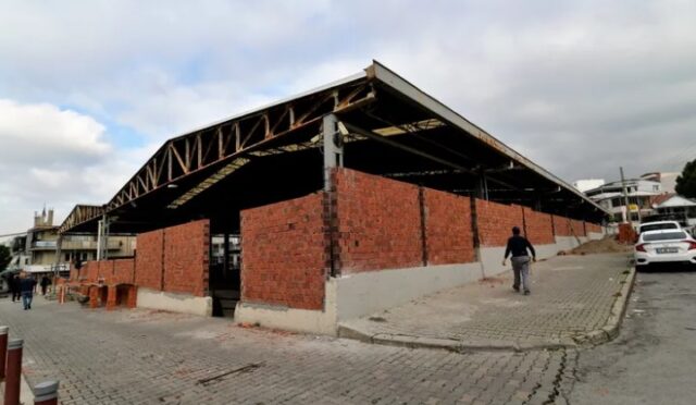 Bornova’da Pazaryerleri Yenileniyor: Alışverişe Konfor Dokunuşu