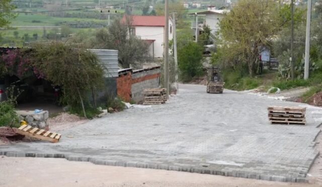 Muğla Dalaman’da Başkan Durmuş, Parke Döşeme Çalışmalarını Yerinde İnceledi