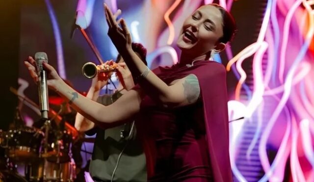 Melek Mosso’dan Anlamlı Konser