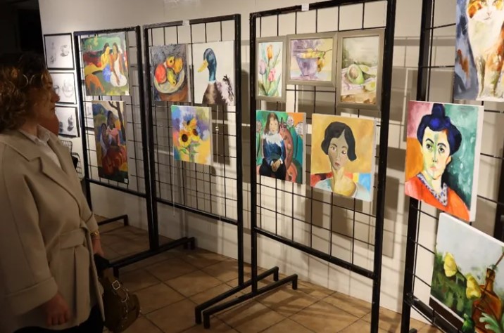 “NOKTA” Sergisi İzmit’te Sanatseverlerin Beğenisine Sunuldu