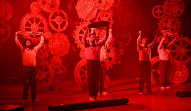 Şehir Tiyatrosu’nun ‘Misafir’i Gülnalılara Konuk Oldu