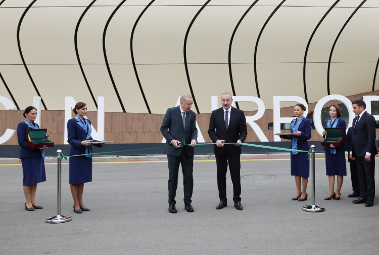 Laçın’ın Sembolik Anahtarları Erdoğan ve Aliyev’de