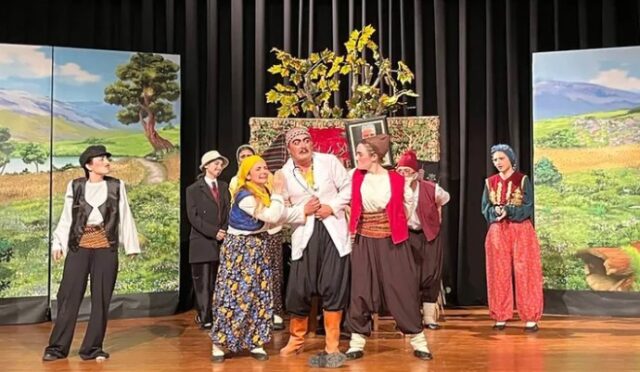 Sakarya Büyükşehir’den Tiyatro Keyfi: Klasik Komedi Sahnede