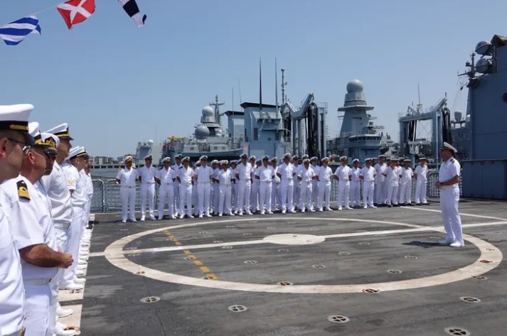 Türk Donanması Taranto Limanı’nda