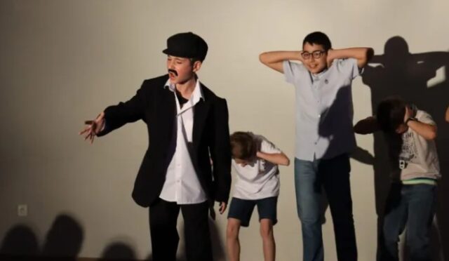 Sanat Akademisi Tiyatro Bölümü Yılsonu Performansıyla Dikkat Çekti!