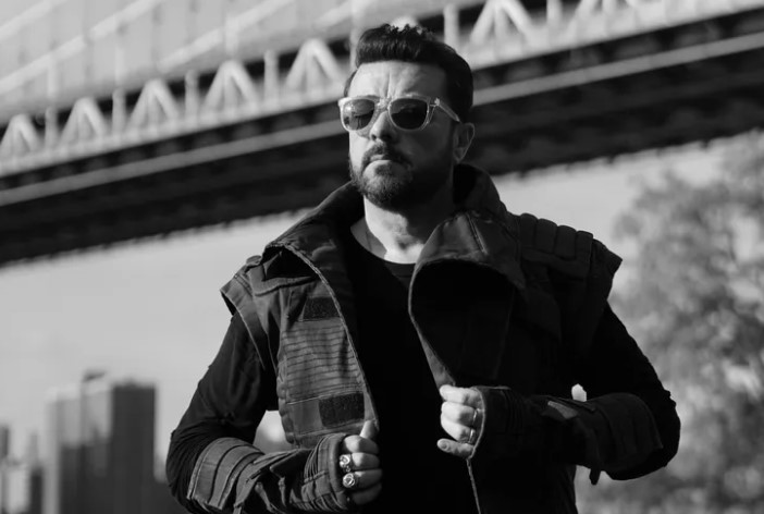 Burak Kut Uzun Bir Aradan Sonra “Dümenci” ile Geri Döndü