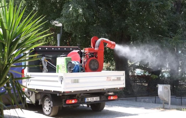 Bakırköy’de Zararlılara Karşı Yoğun İlaçlama Başladı