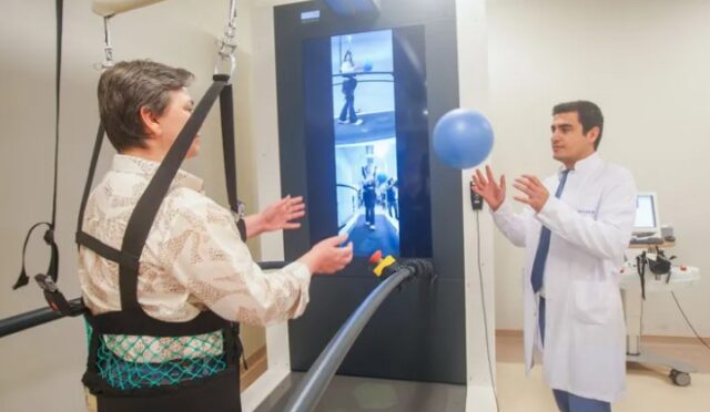 Felçli Hastalar Robot Destekli Tedaviyle Ayağa Kalkıyor