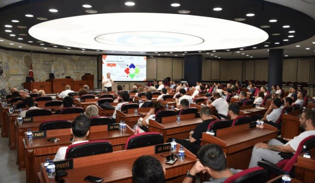 Akıllı Şehir Stratejisi Büyükşehir Personeline Tanıtıldı Akıllı Şehir Stratejisi Büyükşehir Personeline Tanıtıldı