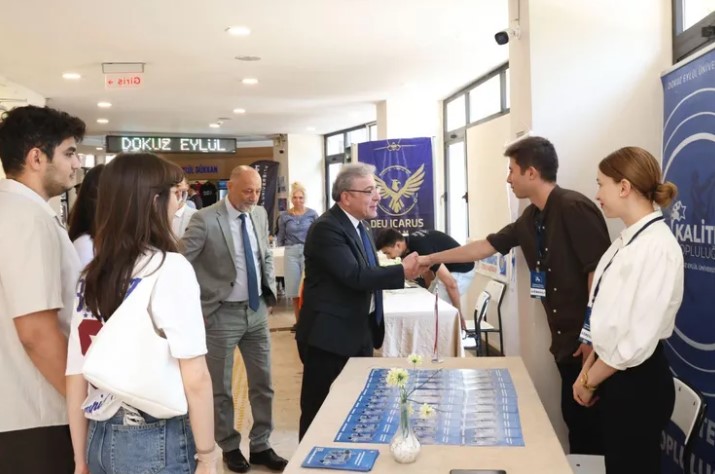 Dokuz Eylül Üniversitesi Tanıtım Günlerine Büyük İlgi