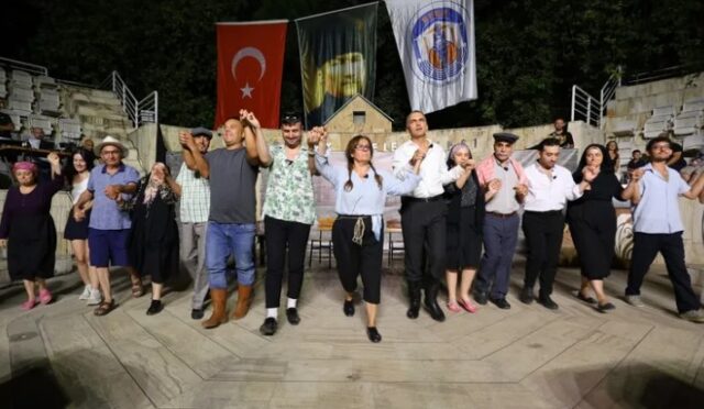 “İlmik İlmik” Sergisi Efes Selçuk’ta Yoğun İlgi Gördü