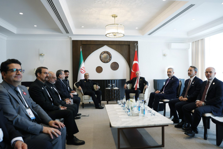 Erdoğan ve Reisi, Azerbaycan’da Bir Araya Geldi