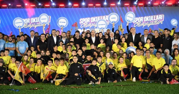 Başkan Altay, “Spor Okulları Olimpiyatları”na Katılan Gençleri Tebrik Etti