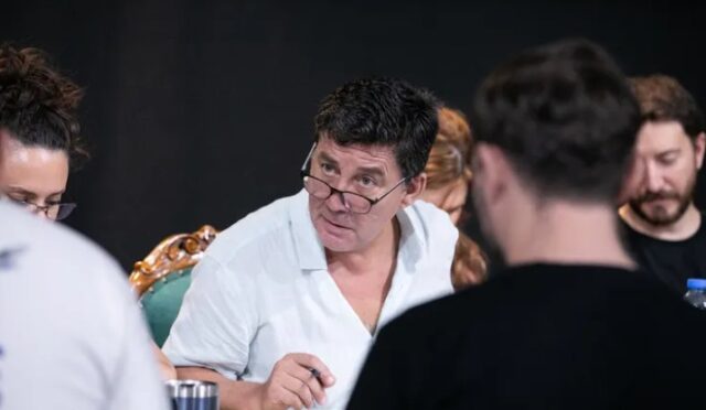 İzmir Şehir Tiyatroları, “Cadı Kazanı”nın Provalarına Başladı İzmir Şehir Tiyatroları, “Cadı Kazanı”nın Provalarına Başladı