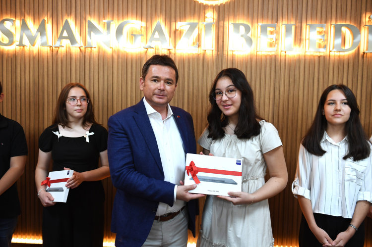 Dijital Eğitimle Gelen Zafer: Osmangazi’nin Gençleri Sınavlarda Parladı