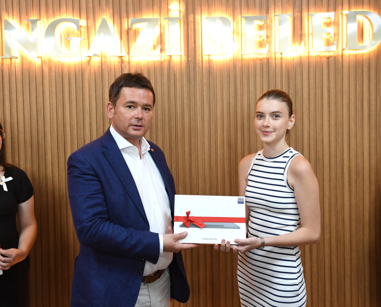 Dijital Eğitimle Gelen Zafer: Osmangazi’nin Gençleri Sınavlarda Parladı