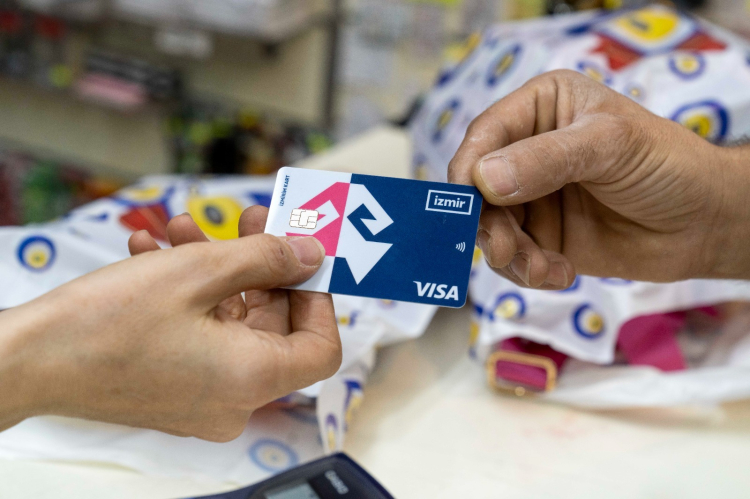 İzmir Büyükşehir’den Öğrencilere 48 Milyon TL’lik Kırtasiye Desteği İzmir Büyükşehir’den Öğrencilere 48 Milyon TL’lik Kırtasiye Desteği