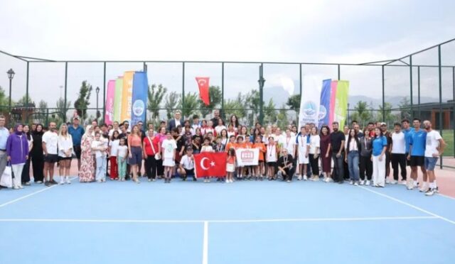 Kayseri’de Zafer Bayramı Sporla Kutlandı Kayseri’de Zafer Bayramı Sporla Kutlandı