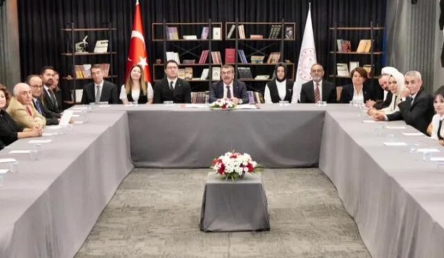 Bakan Tekin’den Yeni Eğitim Projeleri ve Yapay Zekâ Uygulamaları