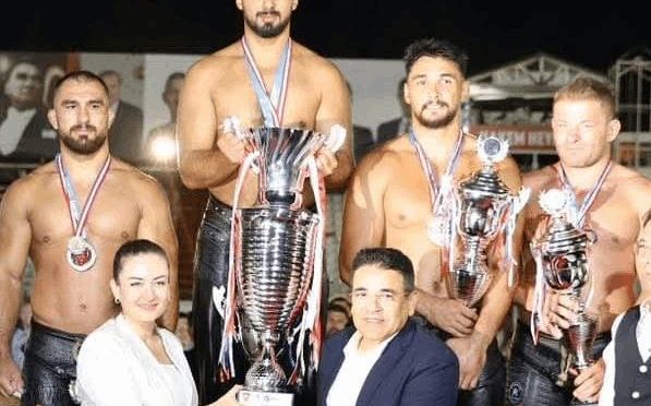 Tarihi Elmalı Güreşleri’nde Balıkesir Fırtınası