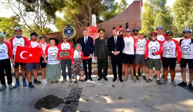 İzmir Bornova’da 9 Eylül: Coşku ve Hüzün Bir Arada Yaşandı İzmir Bornova’da 9 Eylül: Coşku ve Hüzün Bir Arada Yaşandı