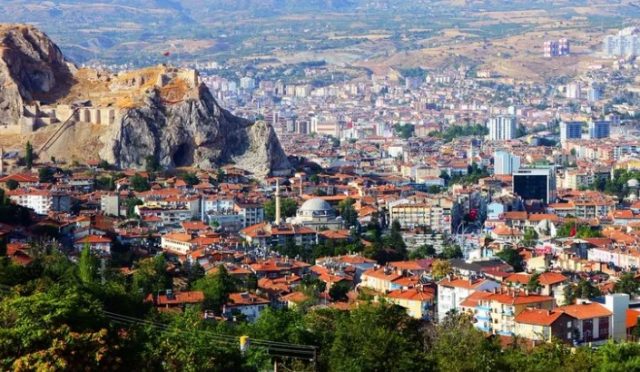 Tokat’ta Yüksek Konut Fiyatlarına Karşı Yüzde 25 Kat Karşılığı Modeli Önerisi Tokat’ta Yüksek Konut Fiyatlarına Karşı Yüzde 25 Kat Karşılığı Modeli Önerisi