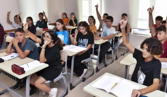 Büyükşehir’den Öğrencilere Eğitim Desteği Büyükşehir’den Öğrencilere Eğitim Desteği