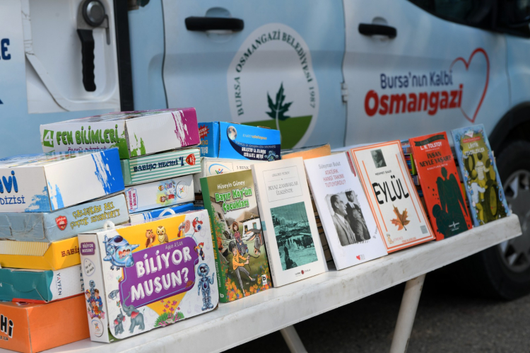 Sporculardan “1 Kitap 1 Fidan” Kampanyasına 500 Kitaplık Destek Sporculardan “1 Kitap 1 Fidan” Kampanyasına 500 Kitaplık Destek