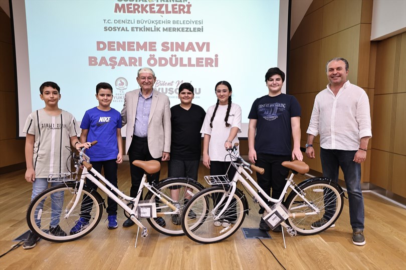 Büyükşehir, Başarılı Öğrencileri Ödüllendirdi