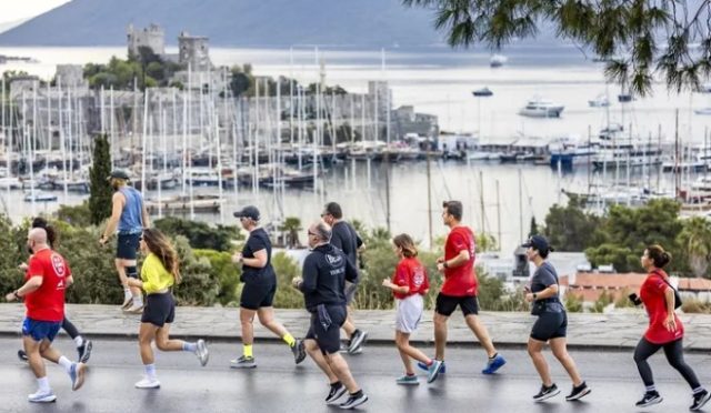 Bodrum Yarı Maratonu Başlıyor: 23 Ülkeden 2.100 Sporcu Yarışacak Bodrum Yarı Maratonu Başlıyor: 23 Ülkeden 2.100 Sporcu Yarışacak