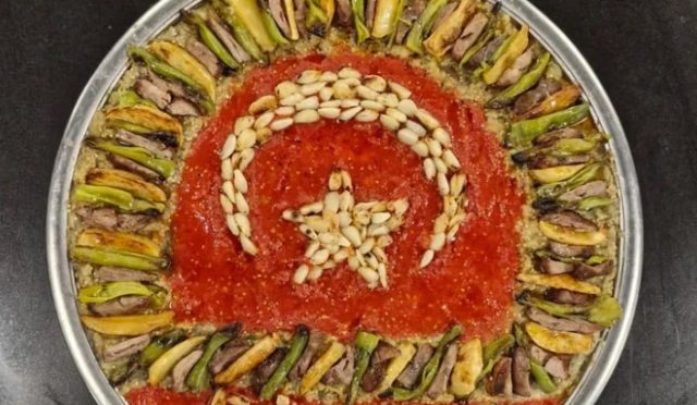 MasterChef Efe’den Şehit ve Gazi Ailelerine Özel Türk Bayraklı Tokat Kebabı MasterChef Efe’den Şehit ve Gazi Ailelerine Özel Türk Bayraklı Tokat Kebabı