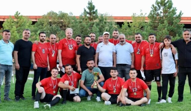 Kayseri Şeker’de Voleybol Turnuvası Sona Erdi Kayseri Şeker’de Voleybol Turnuvası Sona Erdi