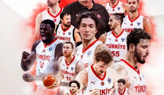 12 Dev Adam Yunanistan ile Yarı Finalde Karşılaşıyor 12 Dev Adam Yunanistan ile Yarı Finalde Karşılaşıyor