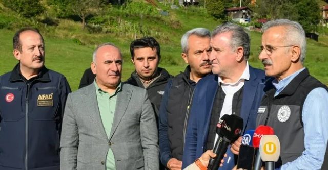 Çamlıhemşin-Ayder Yolu Ulaşıma Hazır Çamlıhemşin-Ayder Yolu Ulaşıma Hazır