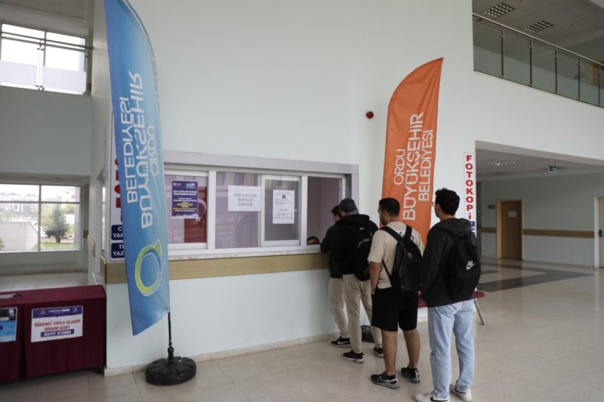 Öğrencilerin Yanında: Büyükşehir Belediyesi