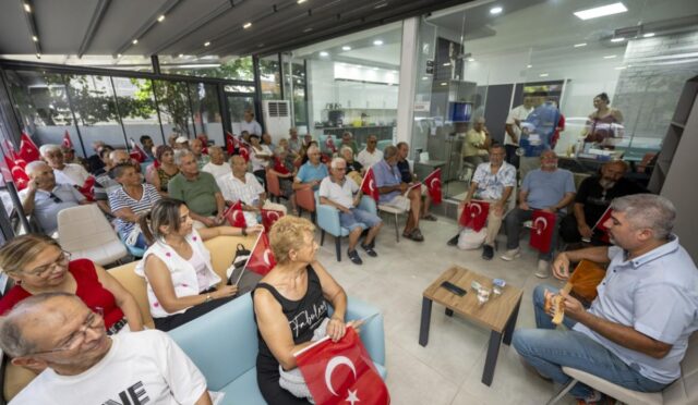 Büyükşehir’de Emekliler Türkülerle Buluştu Büyükşehir’de Emekliler Türkülerle Buluştu
