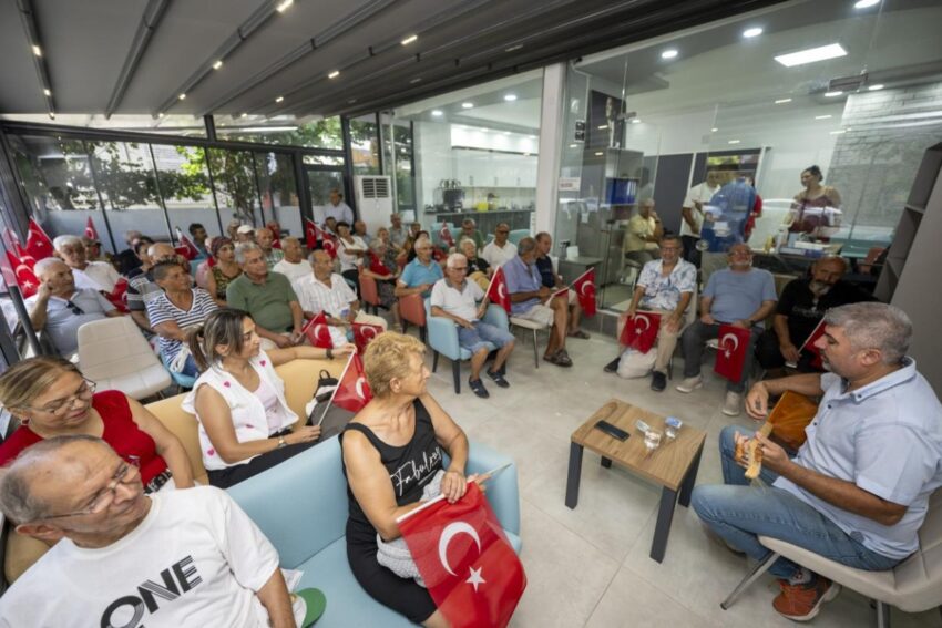 Büyükşehir’de Emekliler Türkülerle Buluştu