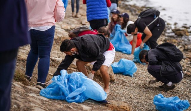 İzmirliler, Dünya Rekoru İçin Kıyıları Temizledi