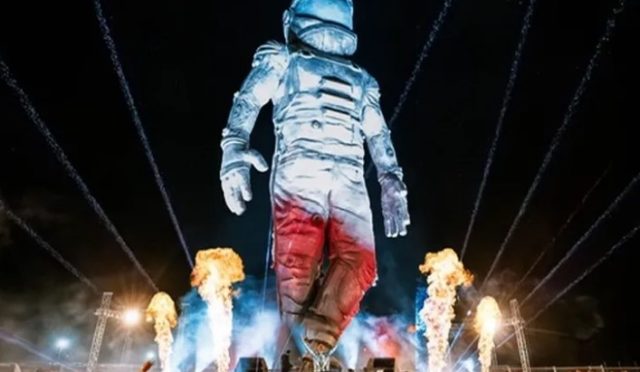 Burak Yeter Kapadokya’da Unutulmaz Bir Konser Verdi Burak Yeter Kapadokya’da Unutulmaz Bir Konser Verdi