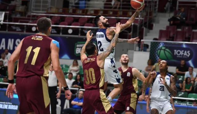 Cevat Soydaş Basketbol Turnuvası Başladı: İlk Gün Tamamlandı Cevat Soydaş Basketbol Turnuvası Başladı: İlk Gün Tamamlandı
