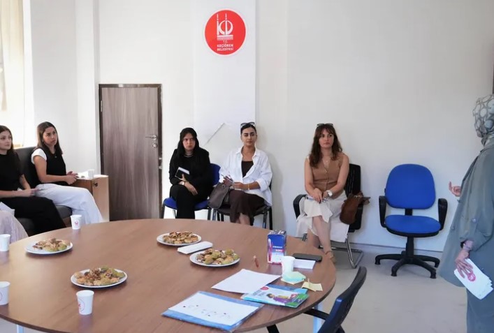 Keçiören Belediyesi’nden Velilere ve Öğrencilere Seminer Desteği