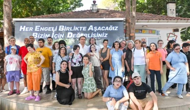 Muratpaşa Belediyesi, Polonyalı Özel Eğitim Grubunu Engelsiz Kafe’de Ağırladı