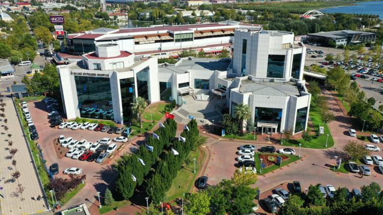 Kocaeli Büyükşehir Afetzedelerin Yanında