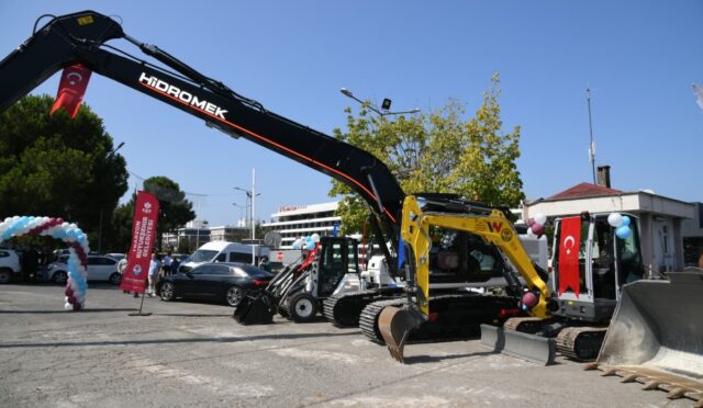 Büyükşehir, İş Makinesi Parkını Güçlendiriyor Büyükşehir, İş Makinesi Parkını Güçlendiriyor