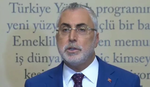 Bakan Işıkhan: İşitme Engellilerin Yanındayız Bakan Işıkhan: İşitme Engellilerin Yanındayız