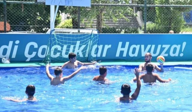 Manisa’da 6 Binden Fazla Öğrenci Yazı Serin Geçirdi Manisa’da 6 Binden Fazla Öğrenci Yazı Serin Geçirdi