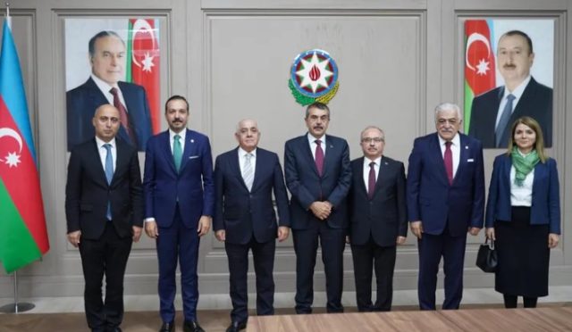 Azerbaycan Başbakanı Asadov, Bakan Tekin ile Görüştü