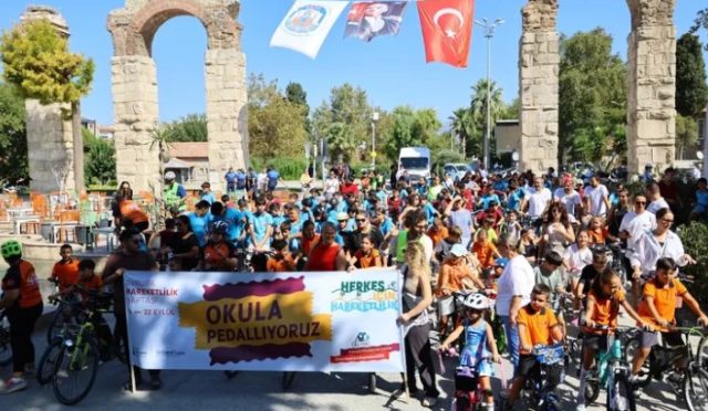 Efes Selçuk’ta Hareketlilik Haftası Coşkusu Efes Selçuk’ta Hareketlilik Haftası Coşkusu