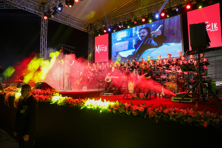 Konya Selçuklu’da Ferdi Tayfur Şarkıları İkinci Kez Sahnede