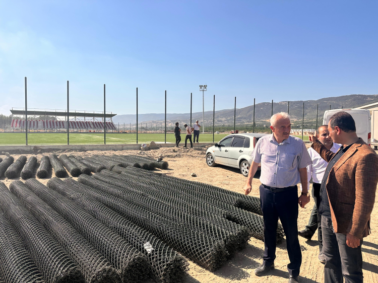 Tokat’a FIFA Standartlarında Futbol Sahası ve Uluslararası Atletizm Pisti Geliyor